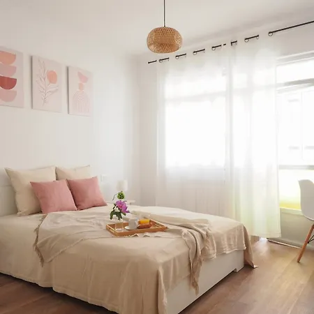 5 Bedroom In Downtown Ideal For Groups Apartman