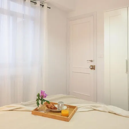 5 Bedroom In Downtown Ideal For Groups Apartman