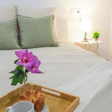 5 Bedroom In Downtown Ideal For Groups